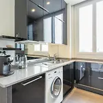 Апартаменты Luxury Living In Passy Париж