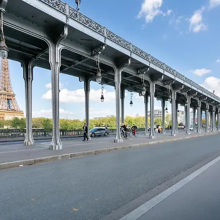 Luxury Living In Passy Apartament