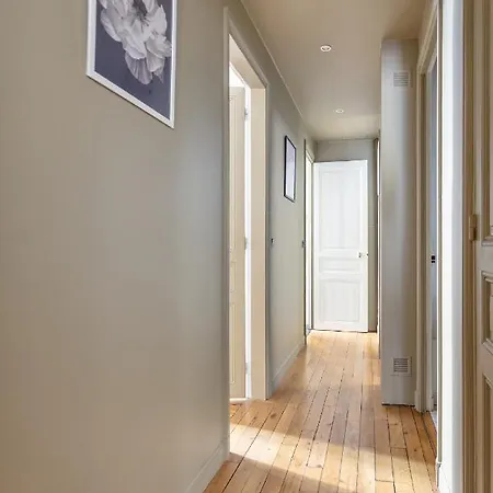 Luxury Living In Passy *