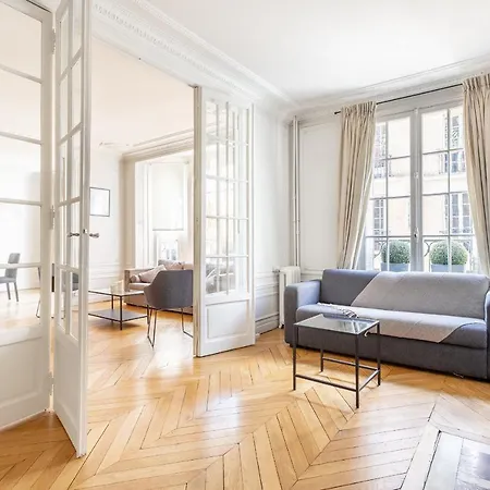 Luxury Living In Passy *
