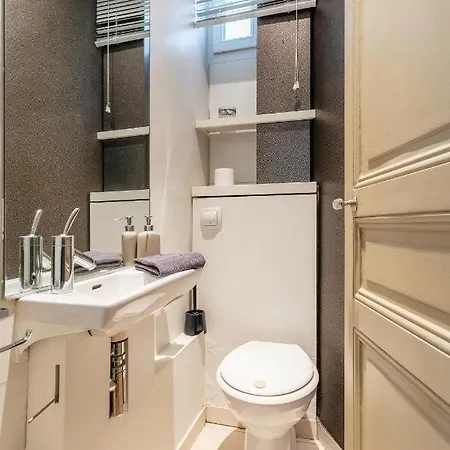 Luxury Living In Passy
