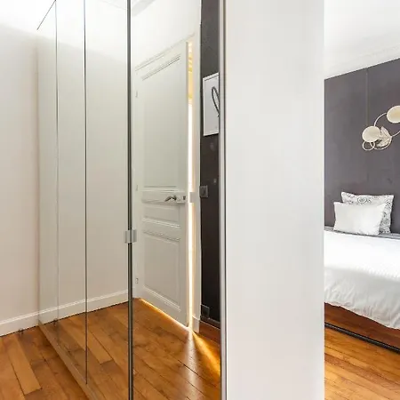 Luxury Living In Passy *