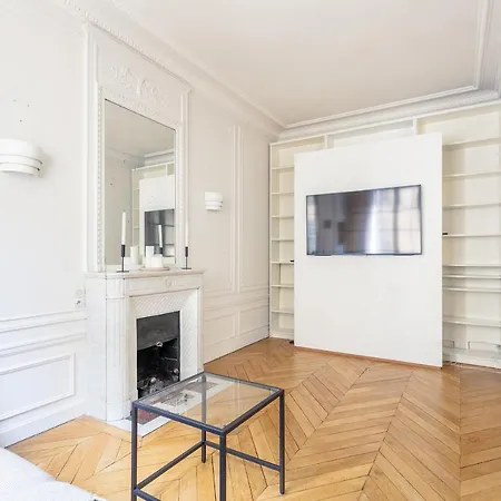Luxury Living In Passy * Paryż