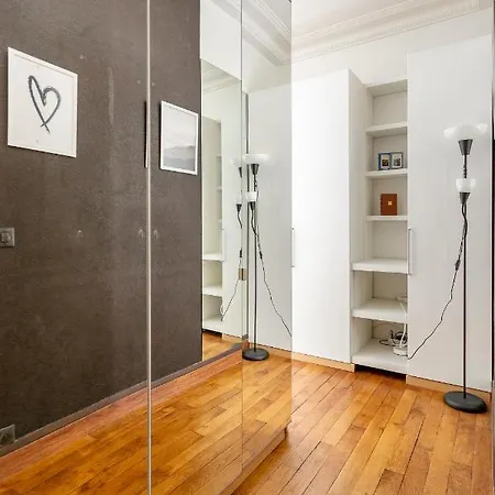 Luxury Living In Passy Apartament