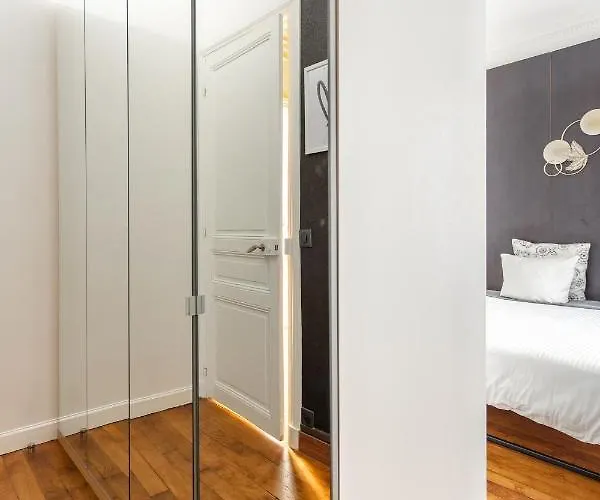 Luxury Living In Passy *