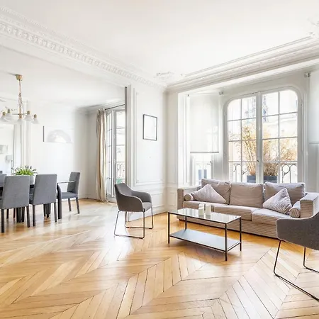 Luxury Living In Passy *