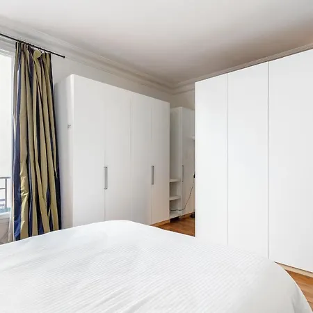 Luxury Living In Passy Apartman *